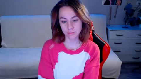 baby_kitte online show from 5, 1, 2025