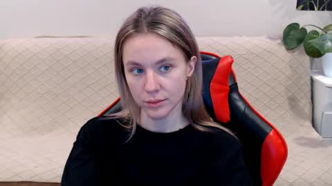 baby_kitte online show from 15, 2, 2025