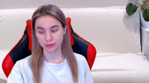 baby_kitte online show from 20, 2, 2025