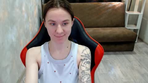 baby_kitte online show from 19, 12, 2025