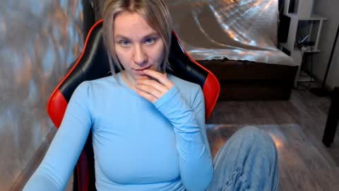 baby_kitte online show from 3, 4, 2026