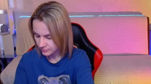 baby_kitte online show from 2, 5, 2026