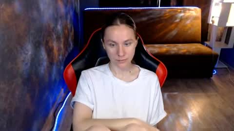 baby_kitte online show from 7, 7, 2026