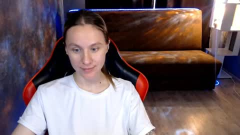 baby_kitte online show from 7, 7, 2026