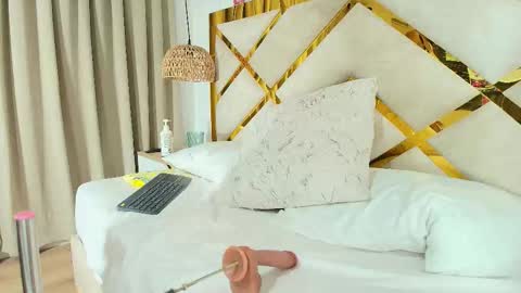 baby_scarleth_ online show from 17, 12, 2025