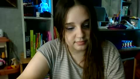 Snapshot of babyemma_emmochka chatting on 15, 6, 2026 babyemma_emmochka online show from 15, 6, 2026
