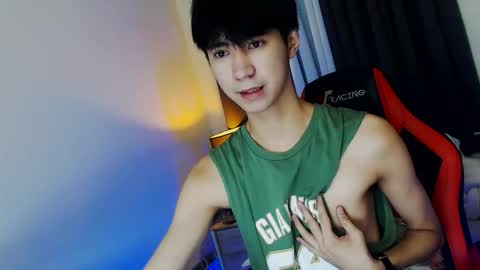 Snapshot of babymasterbater chatting on 18, 12, 2025 call me james online show from 18, 12, 2025