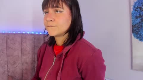 daya independent model online show from 28, 4, 2026