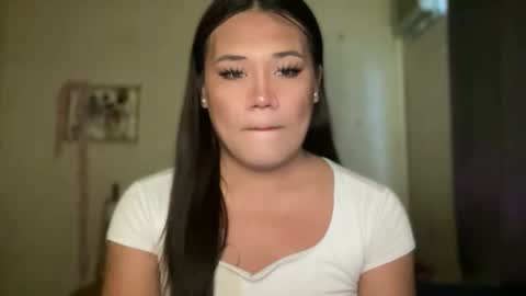 AMARA - FOLLOW ME AND THUMBS UP online show from 19, 4, 2026