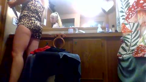 Badbitch520 online show from 20, 4, 2026