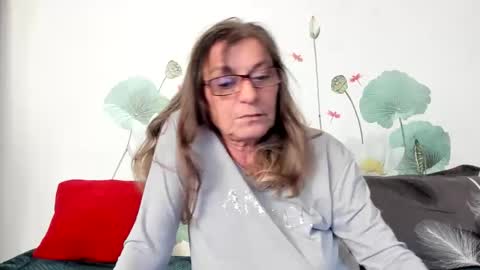 Snapshot of badgg chatting on 18, 9, 2025 Gina online show from 18, 9, 2025