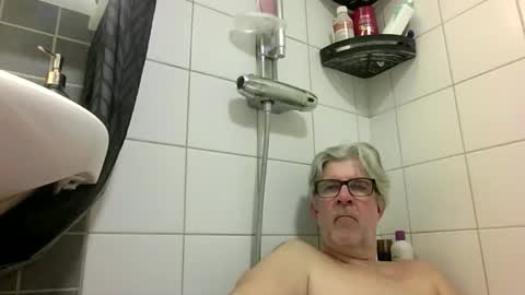Snapshot of baggelina75 chatting on 19, 4, 2026 baggelina75 online show from 19, 4, 2026