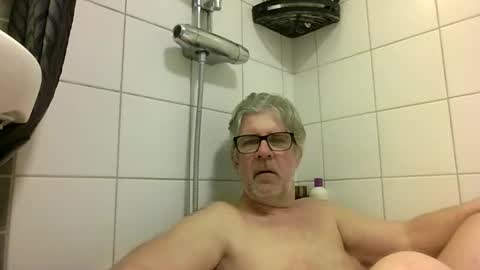 Snapshot of baggelina75 chatting on 22, 4, 2026 baggelina75 online show from 22, 4, 2026
