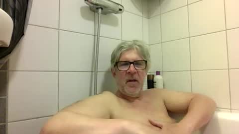 Snapshot of baggelina75 chatting on 23, 4, 2026 baggelina75 online show from 23, 4, 2026