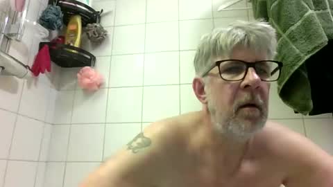 Snapshot of baggelina75 chatting on 13, 5, 2026 baggelina75 online show from 13, 5, 2026