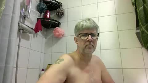Snapshot of baggelina75 chatting on 18, 5, 2026 baggelina75 online show from 18, 5, 2026