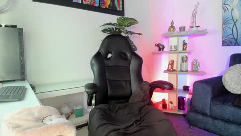 Gabi  online show from 22, 1, 2025