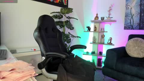 Gabi  online show from 5, 2, 2025