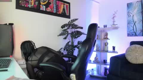 Gabi  online show from 30, 10, 2025