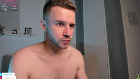 Snapshot of barberryx chatting on 6, 11, 2025 ENRIQUE online show from 6, 11, 2025