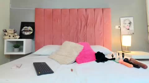 Barbie lorens online show from 4, 8, 2026