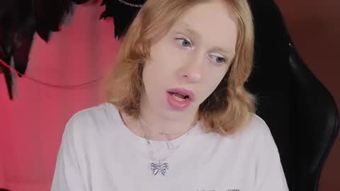 Snapshot of barbie_richy chatting on 2, 11, 2025 barbie_richy online show from 2, 11, 2025