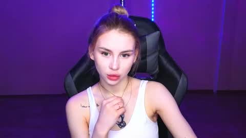 Snapshot of barbieee_doll chatting on 4, 3, 2025 Eva online show from 4, 3, 2025