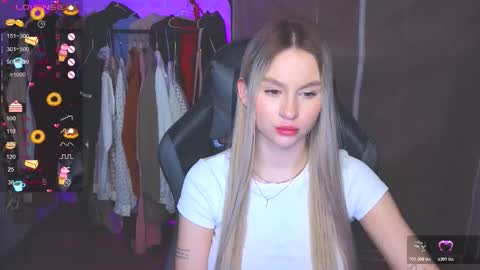 Snapshot of barbieee_doll chatting on 29, 11, 2025 Eva online show from 29, 11, 2025