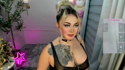 Miss Alexa Fields  online show from 22, 12, 2025