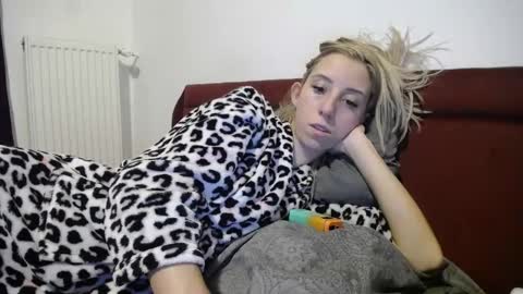 Snapshot of barelylegalblondy chatting on 19, 1, 2025 Lena online show from 19, 1, 2025