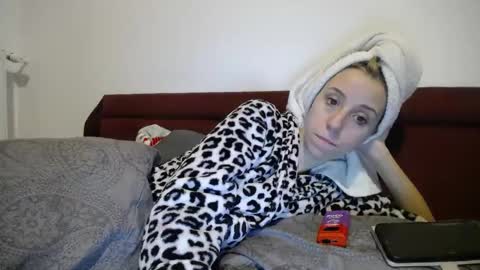 Snapshot of barelylegalblondy chatting on 11, 2, 2025 Lena online show from 11, 2, 2025