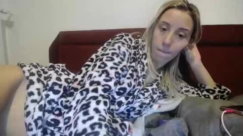 Snapshot of barelylegalblondy chatting on 25, 2, 2025 Lena online show from 25, 2, 2025