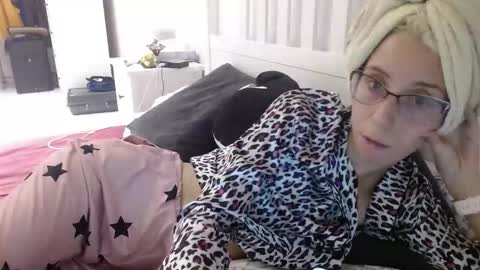 Snapshot of barelylegalblondy chatting on 15, 9, 2025 Lena online show from 15, 9, 2025