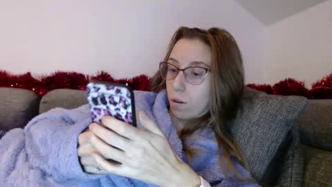 Snapshot of barelylegalblondy chatting on 8, 1, 2026 Lena online show from 8, 1, 2026