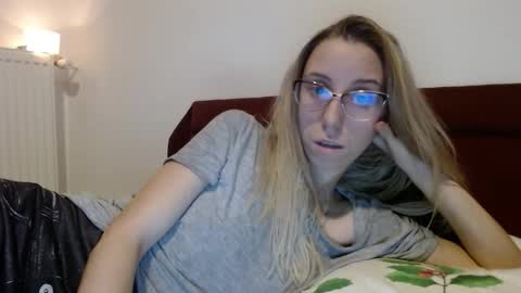 Snapshot of barelylegalblondy chatting on 15, 2, 2026 Lena online show from 15, 2, 2026