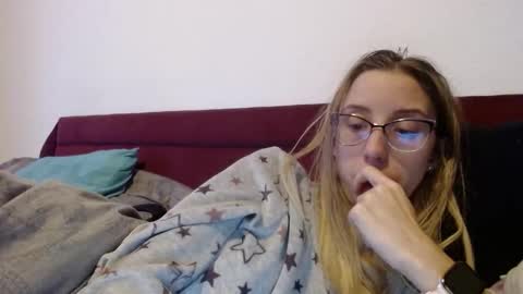 Snapshot of barelylegalblondy chatting on 5, 3, 2026 Lena online show from 5, 3, 2026