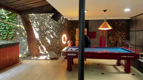 Bastian. online show from 21, 1, 2025