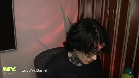 Snapshot of bastiel_ chatting on 9, 5, 2026 Bastiel online show from 9, 5, 2026