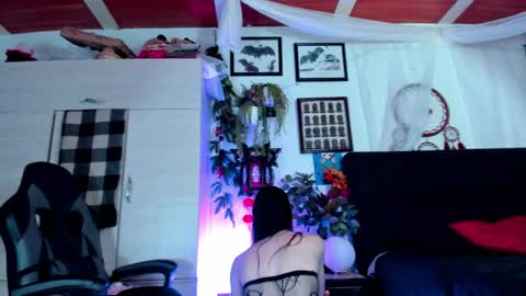    online show from 10, 4, 2026