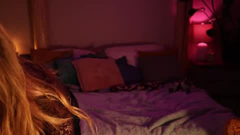 BATTLE BLONDE online show from 29, 9, 2025