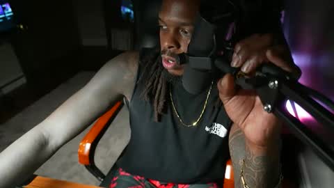 Snapshot of bbcblackdaddy chatting on 15, 4, 2026 Black Daddy online show from 15, 4, 2026