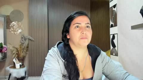 Snapshot of bbwluxurymuse chatting on 23, 5, 2026 bbwluxurymuse online show from 23, 5, 2026