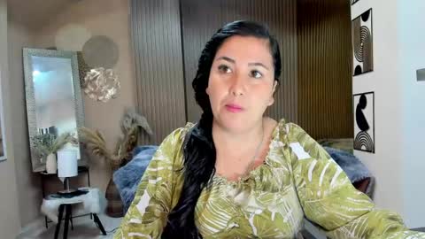 Snapshot of bbwluxurymuse chatting on 1, 6, 2026 bbwluxurymuse online show from 1, 6, 2026