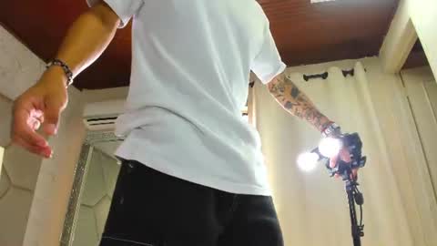 Snapshot of be_curiouss_ chatting on 16, 7, 2026 Helena Evan online show from 16, 7, 2026