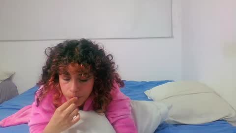 Sara  Juan online show from 22, 12, 2024