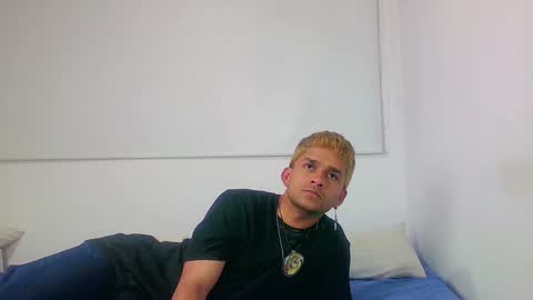 Sara  Juan online show from 23, 12, 2024