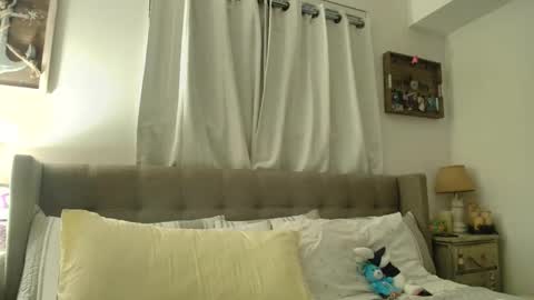 Snapshot of beach_bunny69 chatting on 16, 12, 2025 Emma online show from 16, 12, 2025