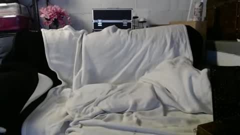 Snapshot of beachymilf chatting on 20, 5, 2026 BeachyMILF online show from 20, 5, 2026