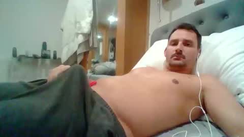 Snapshot of bearboudior chatting on 24, 3, 2026 bearboudior online show from 24, 3, 2026