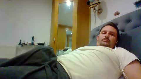 Snapshot of bearboudior chatting on 8, 5, 2026 bearboudior online show from 8, 5, 2026